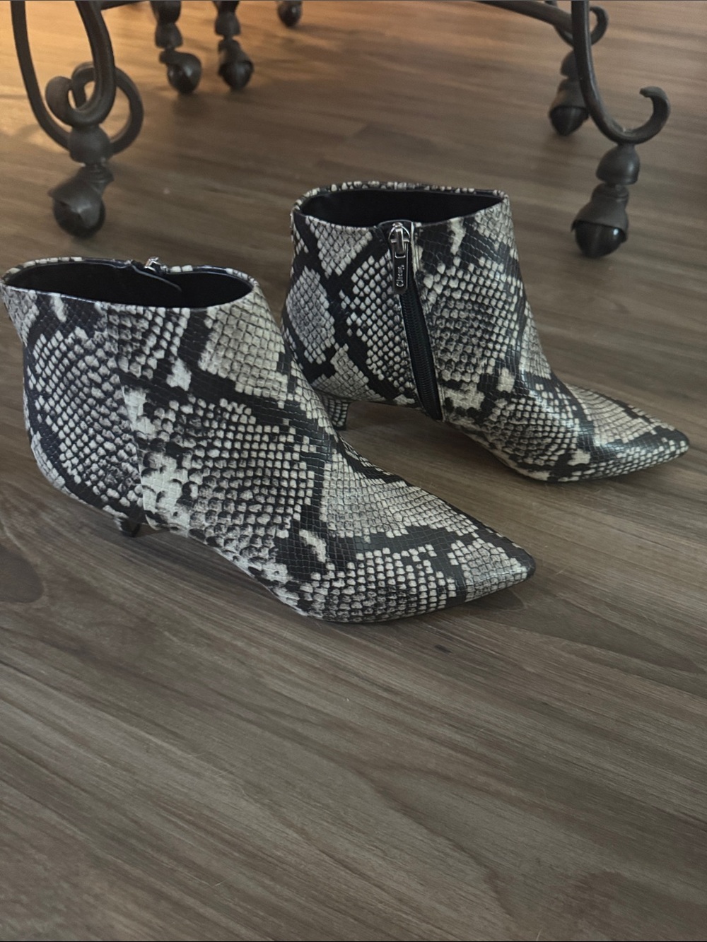 Sam Edelman Snake-Print Pointed Kitten Heel Ankle Boots - Black/White Sz 8.5